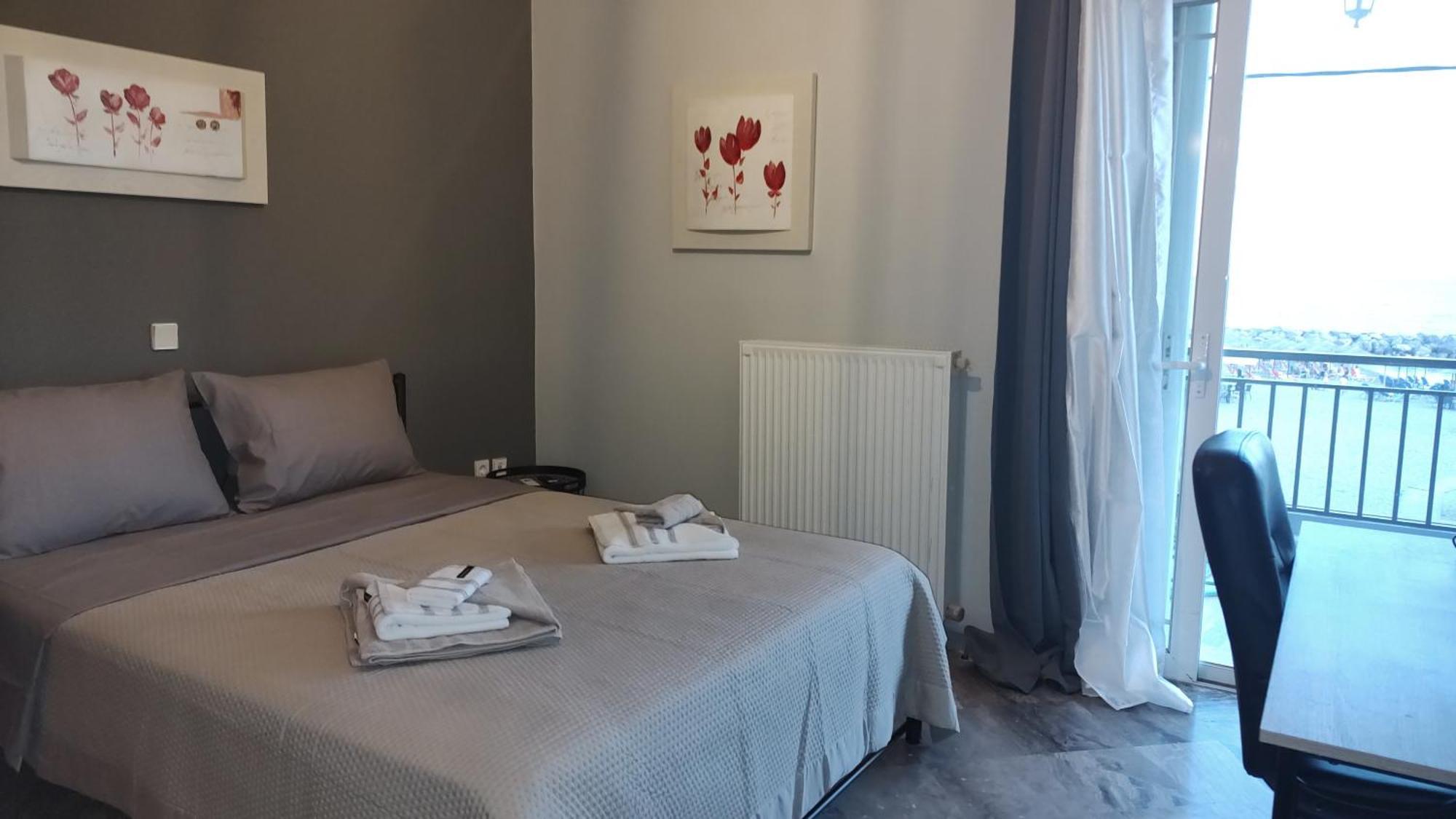 Anthi's - Three Bedroom Apartment *